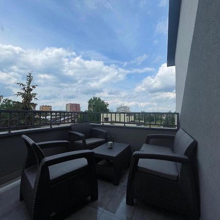 Apartamento Near Sanktuarium Beautiful View And Free Parking Cracovia Exterior foto